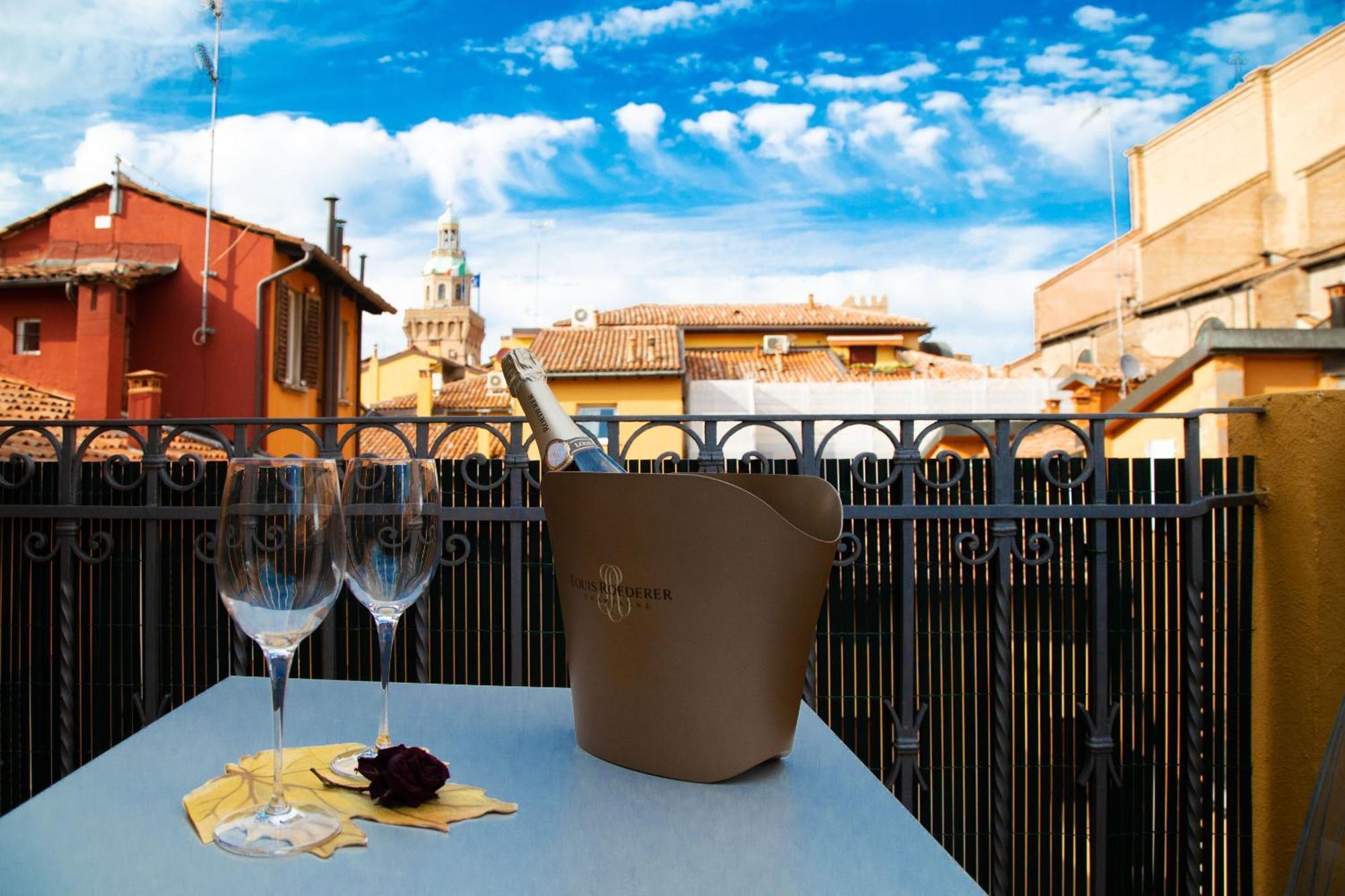Bologna Rooftop - Twa Luaran gambar
