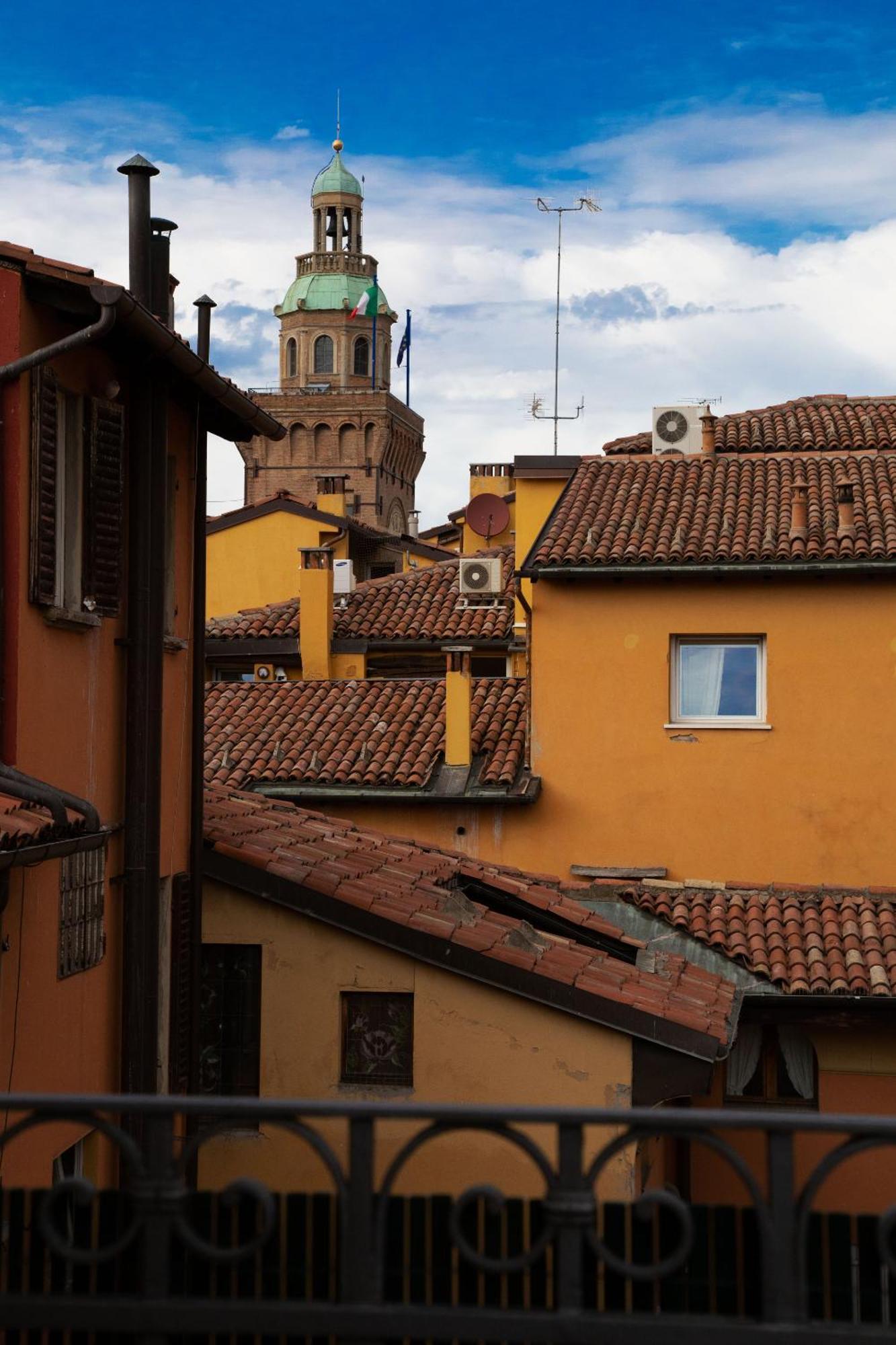 Bologna Rooftop - Twa Luaran gambar