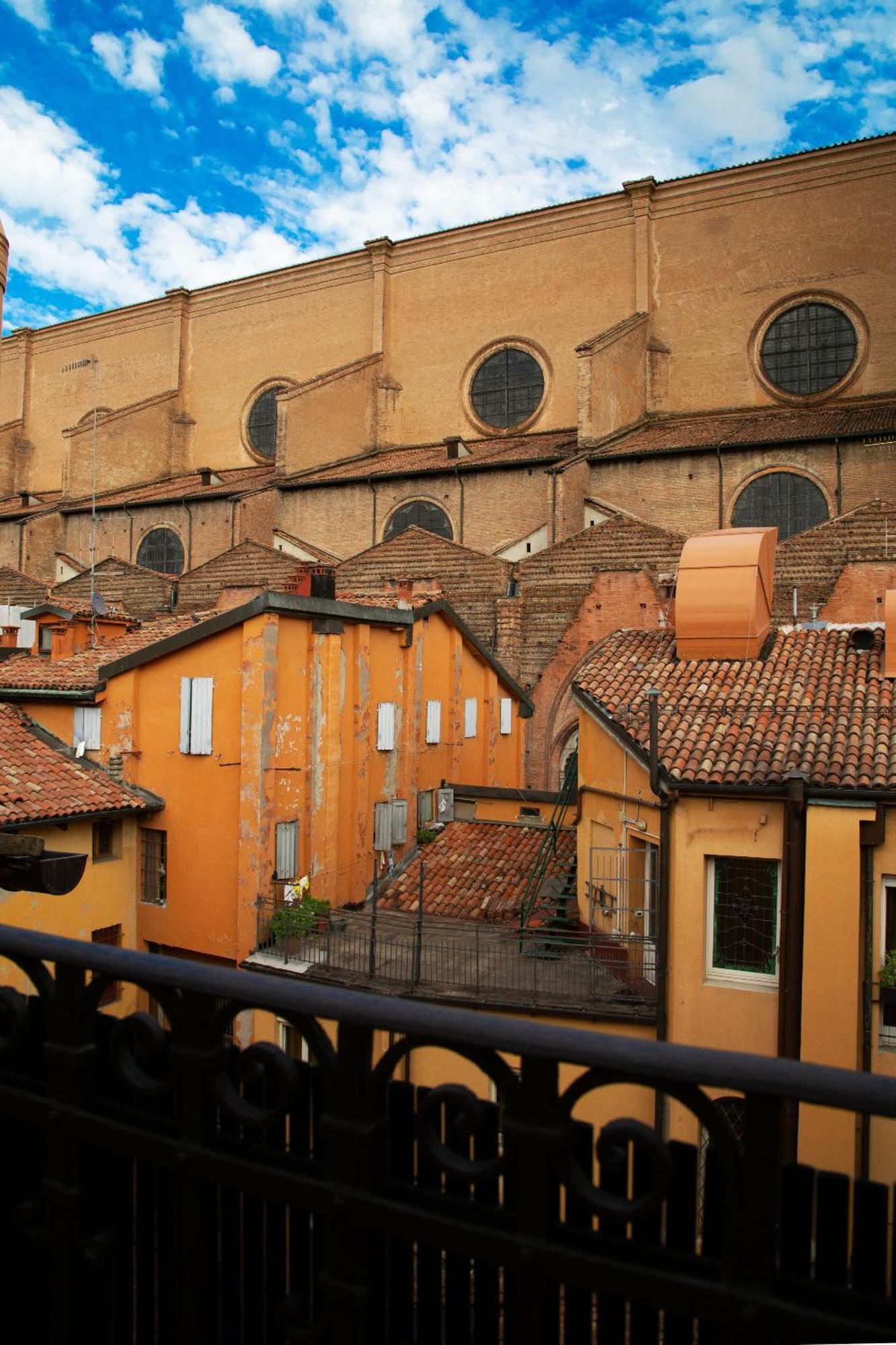 Bologna Rooftop - Twa Luaran gambar