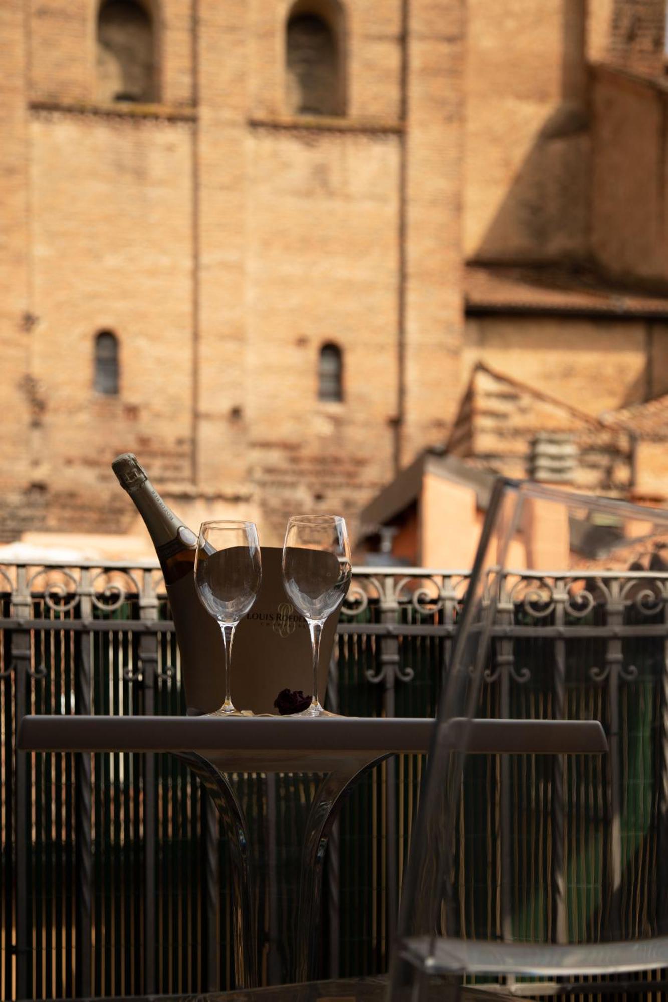 Bologna Rooftop - Twa Luaran gambar